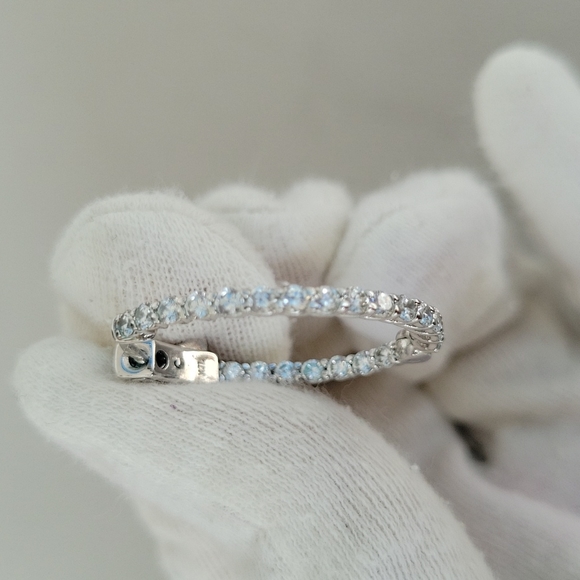 Kenneth Jay Lane Earrings - Picture 7 of 9